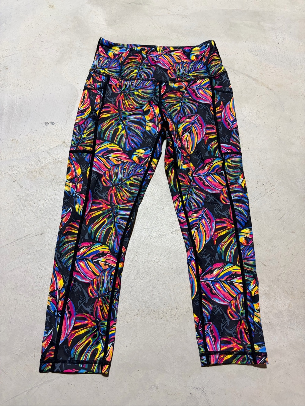 Constantly varied gear Multicolor Tropical leaf Print Active Leggings xsmall